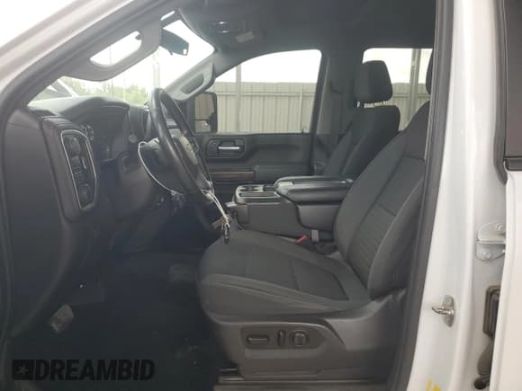 ✅ 2020 Chevrolet Silverado 2500HD LT • VIN: 1GC1YNEY3LF240329 • Лот: 64636975. Опубликован ранее на Copart с пробегом 99 316 миль. Бесплатный доступ к архиву аукционных продаж из США и подробный отчёт об истории автомобиля на DreamBid. Изображение 7.