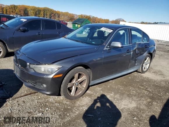 ✅ 2015 BMW 3 Series 328i xDrive • VIN: WBA3B5G57FNS12604 • Лот: 91360235. Опубликован ранее на Copart с пробегом 190 592 миль. Бесплатный доступ к архиву аукционных продаж из США и подробный отчёт об истории автомобиля на DreamBid. Изображение 1.