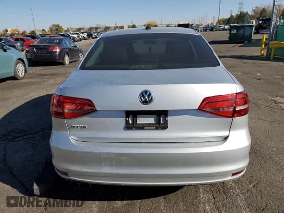 ✅ 2015 Volkswagen Jetta S • VIN: 3VW1K7AJ8FM267310 • Lot: 90755865. Wystawiony na Copart z przebiegiem 127 487 mil. Bezpłatny archiwum sprzedaży aukcyjnych z USA i szczegółowy raport historii pojazdu na DreamBid. Zdjęcie 6.