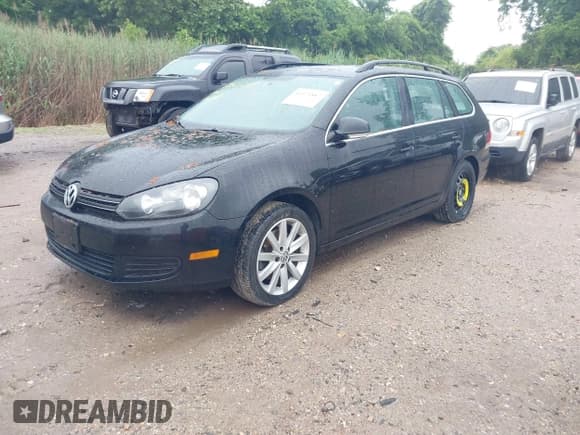 ✅ 2014 Volkswagen Jetta TDI w/Sunroof & Nav • VIN: 3VWPL7AJ4EM604111 • Lot: 42525887. Listed on IAAI with 183,359 mi. Free auction sales archive from the USA and detailed vehicle history report at DreamBid. Image 2.