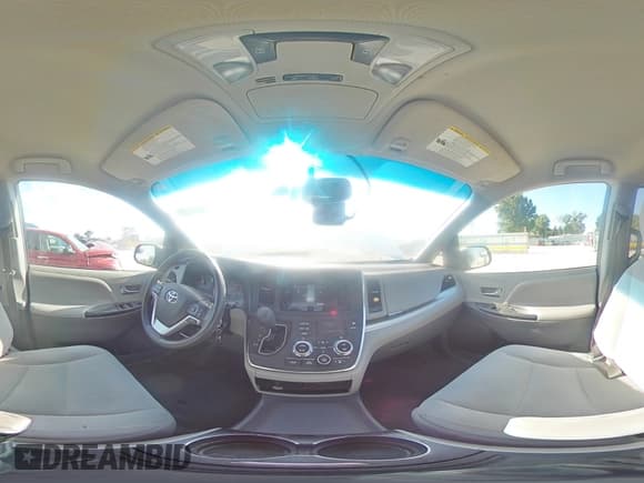 ✅ 2017 Toyota Sienna LE Auto Access Seat • VIN: 5TDKZ3DC0HS857819 • Lot: 62381135. Wystawiony na Copart z przebiegiem 101 388 mil. Bezpłatny archiwum sprzedaży aukcyjnych z USA i szczegółowy raport historii pojazdu na DreamBid. Zdjęcie 15.