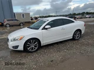 ✅ 2012 Volvo C70 T5 • VIN: YV1672MC1CJ125801 • Лот: 85262095. Опубликован ранее на Copart с пробегом 118 565 миль. Бесплатный доступ к архиву аукционных продаж из США и подробный отчёт об истории автомобиля на DreamBid. Изображение 1.