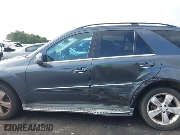 ✅ 2011 Mercedes-Benz M 350 • VIN: 4JGBB8GB9BA726554 • Lot: 43015639. Listed on IAAI with Not provided. Free auction sales archive from the USA and detailed vehicle history report at DreamBid. Image 14.