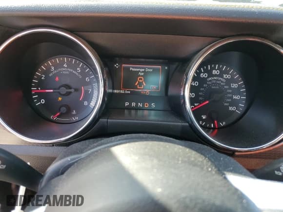 ✅ 2017 Ford Mustang EcoBoost Premium • VIN: 1FA6P8TH4H5208716 • Lot: 81965365. Wystawiony na Copart z przebiegiem 69 182 mil. Bezpłatny archiwum sprzedaży aukcyjnych z USA i szczegółowy raport historii pojazdu na DreamBid. Zdjęcie 9.