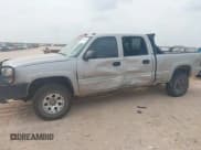 ✅ 2005 Chevrolet Silverado 2500HD LS • VIN: 1GCHK23275F915180 • Lot: 43714299. Wystawiony na IAAI z przebiegiem 135 346 mil. Bezpłatny archiwum sprzedaży aukcyjnych z USA i szczegółowy raport historii pojazdu na DreamBid. Zdjęcie 6.