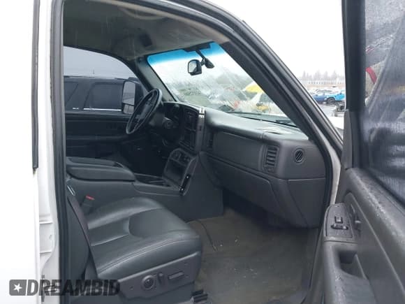 ✅ 2006 Chevrolet Silverado 2500HD LT1 • VIN: 1GCHK23D46F191371 • Лот: 41032500. Опубликован ранее на IAAI с пробегом Не указан. Бесплатный доступ к архиву аукционных продаж из США и подробный отчёт об истории автомобиля на DreamBid. Изображение 5.