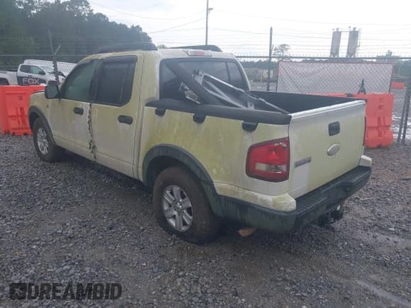 ✅ 2008 Ford Explorer Sport Trac XLT • VIN: 1FMEU318X8UA22880 • Lot: 42522177. Wystawiony na IAAI z przebiegiem 128 067 mil. Bezpłatny archiwum sprzedaży aukcyjnych z USA i szczegółowy raport historii pojazdu na DreamBid. Zdjęcie 3.