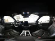 ✅ 2022 Ford Explorer Platinum • VIN: 1FM5K8HW7NNA10389 • Lot: 43598051. Wystawiony na IAAI z przebiegiem 53 841 mil. Bezpłatny archiwum sprzedaży aukcyjnych z USA i szczegółowy raport historii pojazdu na DreamBid. Zdjęcie 20.