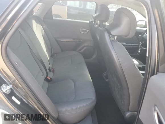 ✅ 2025 Kia K4 LXS • VIN: 3KPFT4DE5SE013061 • Lot: 87062605. Wystawiony na Copart z przebiegiem 22 332 mil. Bezpłatny archiwum sprzedaży aukcyjnych z USA i szczegółowy raport historii pojazdu na DreamBid. Zdjęcie 10.