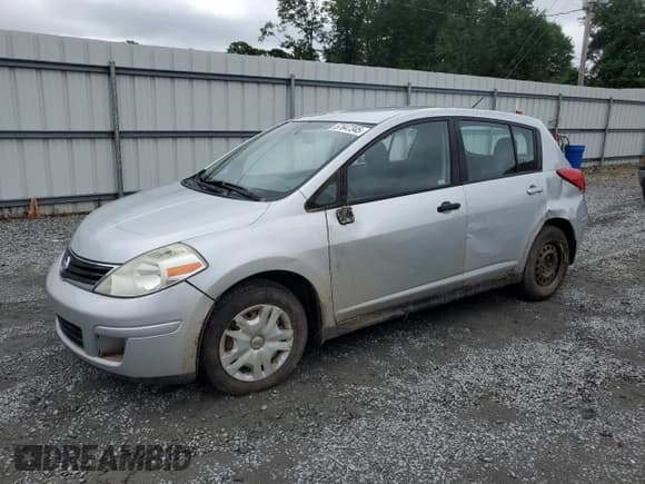 ✅ 2011 Nissan Versa S • VIN: 3N1BC1CP1BL517623 • Lot: 57647345. Listed on Copart with 59,955 mi. Free auction sales archive from the USA and detailed vehicle history report at DreamBid. Image 1.