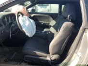 ✅ 2014 Dodge Challenger SXT • VIN: 2C3CDYAG7EH273908 • Lot: 83889784. Wystawiony na Copart z przebiegiem 156 926 mil. Bezpłatny archiwum sprzedaży aukcyjnych z USA i szczegółowy raport historii pojazdu na DreamBid. Zdjęcie 7.