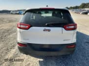 ✅ 2016 Jeep Cherokee Sport • VIN: 1C4PJMABXGW293271 • Лот: 82151835. Опубликован ранее на Copart с пробегом 117 778 миль. Бесплатный доступ к архиву аукционных продаж из США и подробный отчёт об истории автомобиля на DreamBid. Изображение 6.