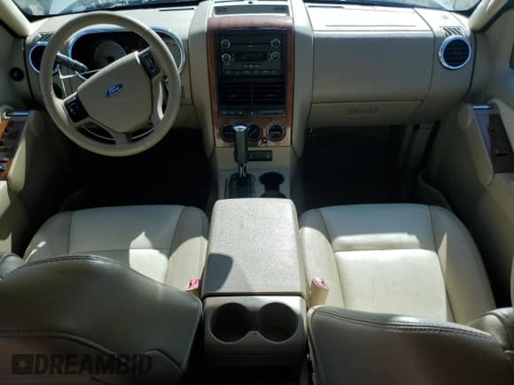 ✅ 2009 Ford Explorer Eddie Bauer • VIN: 1FMEU64E49UA08896 • Lot: 57346895. Wystawiony na Copart z przebiegiem 106 106 mil. Bezpłatny archiwum sprzedaży aukcyjnych z USA i szczegółowy raport historii pojazdu na DreamBid. Zdjęcie 8.