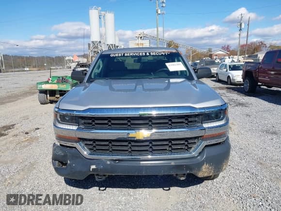 ✅ 2018 Chevrolet Silverado 1500 Work Truck • VIN: 3GCUKNEC0JG640413 • Lot: 43582205. Wystawiony na IAAI z przebiegiem 65 365 mil. Bezpłatny archiwum sprzedaży aukcyjnych z USA i szczegółowy raport historii pojazdu na DreamBid. Zdjęcie 12.
