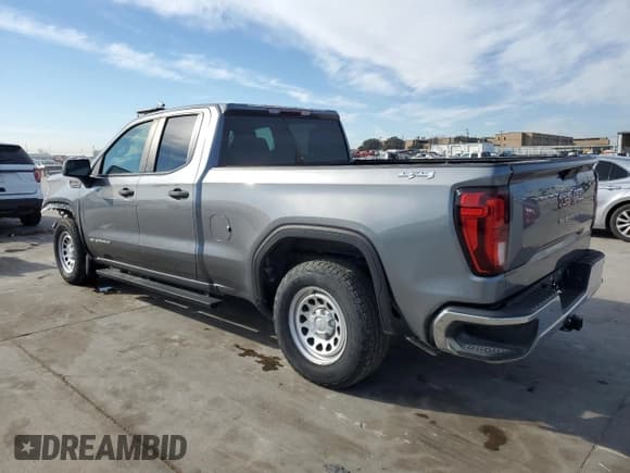 ✅ 2022 GMC Sierra 1500 • VIN: 1GTR9AEK3NZ159174 • Lot: 87674255. Wystawiony na Copart z przebiegiem 50 980 mil. Bezpłatny archiwum sprzedaży aukcyjnych z USA i szczegółowy raport historii pojazdu na DreamBid. Zdjęcie 2.