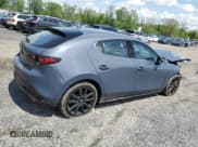 ✅ 2022 Mazda 3 Premium • VIN: JM1BPBML7N1501067 • Лот: 56142035. Опубликован ранее на Copart с пробегом 43 635 миль. Бесплатный доступ к архиву аукционных продаж из США и подробный отчёт об истории автомобиля на DreamBid. Изображение 3.