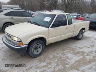 ✅ 1998 Chevrolet S-10 LS • VIN: 1GCCS19X5W8205594 • Лот: 41418129. Опубликован ранее на IAAI с пробегом 228 595 миль. Бесплатный доступ к архиву аукционных продаж из США и подробный отчёт об истории автомобиля на DreamBid. Изображение 2.