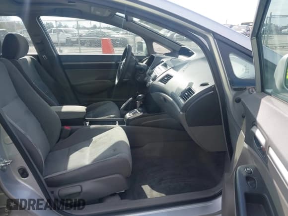 ✅ 2009 Honda Civic EX • VIN: 2HGFA16809H516797 • Lot: 43731030. Listed on IAAI with 211,700 mi. Free auction sales archive from the USA and detailed vehicle history report at DreamBid. Image 5.