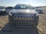 ✅ 2017 Jeep Cherokee Limited • VIN: 1C4PJMDS1HW606821 • Lot: 70390634. Wystawiony na Copart z przebiegiem 88 294 mil. Bezpłatny archiwum sprzedaży aukcyjnych z USA i szczegółowy raport historii pojazdu na DreamBid. Zdjęcie 5.