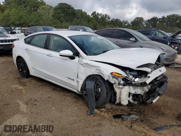 ✅ 2017 Ford Fusion Hybrid S • VIN: 3FA6P0UU0HR360678 • Lot: 85511465. Wystawiony na Copart z przebiegiem 104 755 mil. Bezpłatny archiwum sprzedaży aukcyjnych z USA i szczegółowy raport historii pojazdu na DreamBid. Zdjęcie 4.