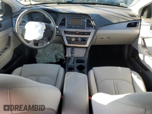 ✅ 2016 Hyundai Sonata SE • VIN: KMHE24L17GA037672 • Lot: 38761553. Listed on Copart with 47,885 mi. Free auction sales archive from the USA and detailed vehicle history report at DreamBid. Image 8.