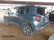 ✅ 2022 Jeep Renegade Trailhawk • VIN: ZACNJDC14NPN66725 • Lot: 43785287. Wystawiony na IAAI z przebiegiem 67 289 mil. Bezpłatny archiwum sprzedaży aukcyjnych z USA i szczegółowy raport historii pojazdu na DreamBid. Zdjęcie 3.