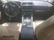 ✅ 2019 Jaguar F-Pace 25t • VIN: SADCS2FX3KA395204 • Lot: 68618235. Wystawiony na Copart z przebiegiem 94 537 mil. Bezpłatny archiwum sprzedaży aukcyjnych z USA i szczegółowy raport historii pojazdu na DreamBid. Zdjęcie 8.