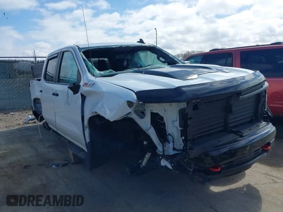 ✅ 2023 Chevrolet Silverado 1500 Custom Trail Boss • VIN: 3GCUDCED2PG362999 • Lot: 41870239. Wystawiony na IAAI z przebiegiem Nie podano. Bezpłatny archiwum sprzedaży aukcyjnych z USA i szczegółowy raport historii pojazdu na DreamBid. Zdjęcie 1.