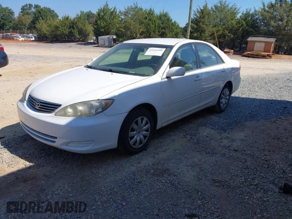 ✅ 2005 Toyota Camry LE • VIN: 4T1BE32K55U587611 • Lot: 43255399. Wystawiony na IAAI z przebiegiem 284 055 mil. Bezpłatny archiwum sprzedaży aukcyjnych z USA i szczegółowy raport historii pojazdu na DreamBid. Zdjęcie 2.
