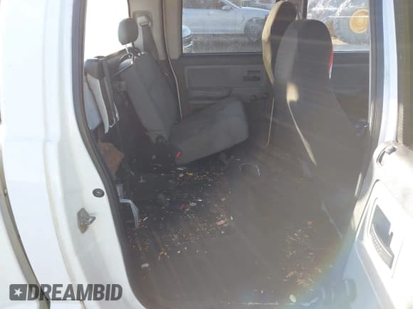 ✅ 2008 Dodge Dakota ST • VIN: 1D7HW28K48S510456 • Lot: 43663698. Wystawiony na IAAI z przebiegiem 174 852 mil. Bezpłatny archiwum sprzedaży aukcyjnych z USA i szczegółowy raport historii pojazdu na DreamBid. Zdjęcie 8.