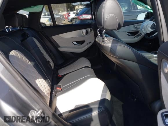 ✅ 2019 Mercedes-Benz GLC 300 • VIN: WDC0G4JB7KF600401 • Lot: 42246737. Listed on IAAI with 22,742 mi. Free auction sales archive from the USA and detailed vehicle history report at DreamBid. Image 8.