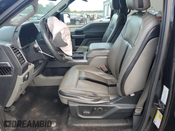 ✅ 2017 Ford F-150 XL • VIN: 1FTEW1EF1HFA69344 • Lot: 70025115. Wystawiony na Copart z przebiegiem 254 567 mil. Bezpłatny archiwum sprzedaży aukcyjnych z USA i szczegółowy raport historii pojazdu na DreamBid. Zdjęcie 7.