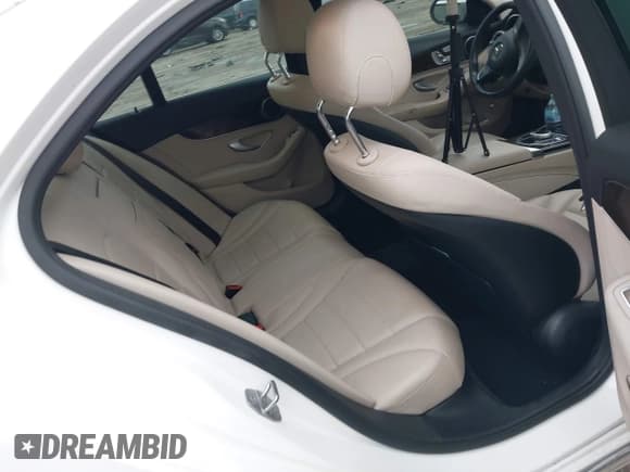 ✅ 2018 Mercedes-Benz C 300 • VIN: WDDWF4JB3JR389395 • Lot: 41190433. Listed on IAAI with 69,751 mi. Free auction sales archive from the USA and detailed vehicle history report at DreamBid. Image 8.