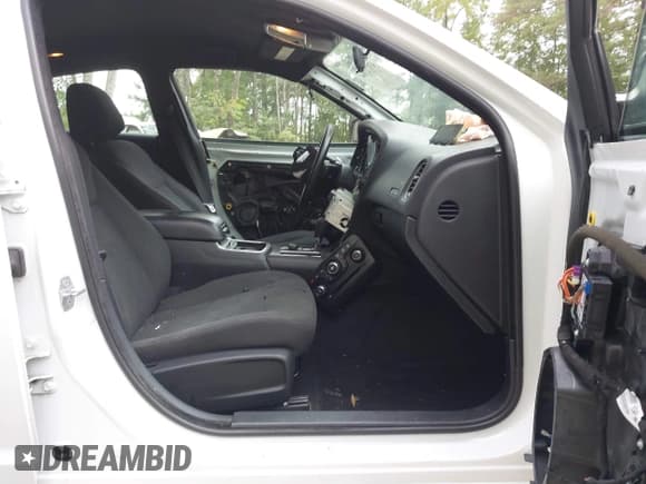 ✅ 2014 Dodge Charger SE • VIN: 2C3CDXBG8EH326043 • Lot: 43172764. Wystawiony na IAAI z przebiegiem 170 289 mil. Bezpłatny archiwum sprzedaży aukcyjnych z USA i szczegółowy raport historii pojazdu na DreamBid. Zdjęcie 5.