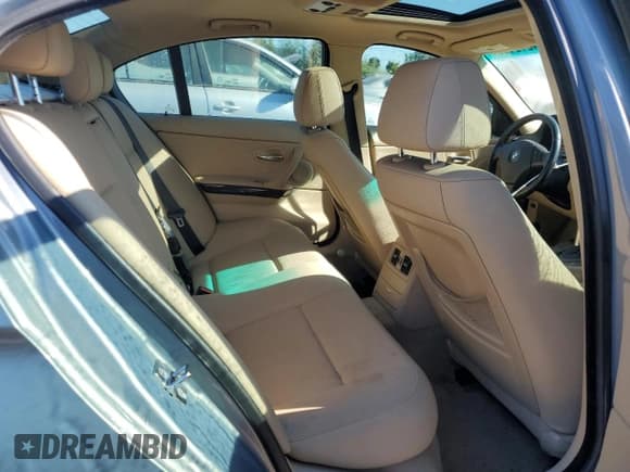 ✅ 2007 BMW 3 Series 328i • VIN: WBAVA33517KX73857 • Лот: 64515125. Опубликован ранее на Copart с пробегом 261 068 миль. Бесплатный доступ к архиву аукционных продаж из США и подробный отчёт об истории автомобиля на DreamBid. Изображение 10.