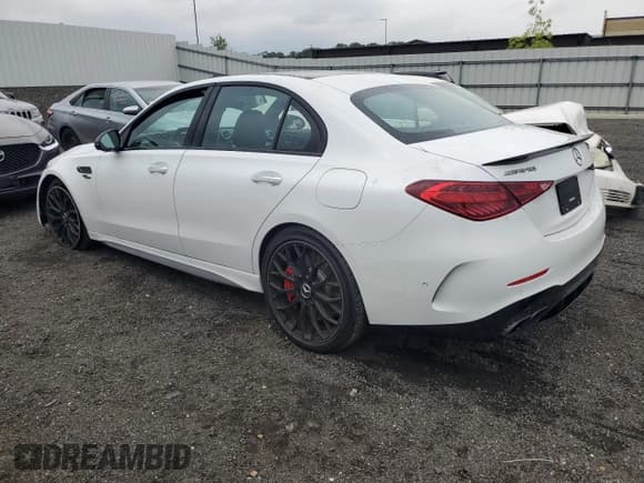 ✅ 2025 Mercedes-Benz C 63 S AMG E Performance • VIN: W1KAF8ABXSR252831 • Lot: 68780315. Wystawiony na Copart z przebiegiem 8 287 mil. Bezpłatny archiwum sprzedaży aukcyjnych z USA i szczegółowy raport historii pojazdu na DreamBid. Zdjęcie 2.
