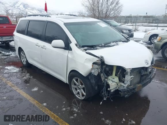 ✅ 2015 Toyota Sienna SE • VIN: 5TDXK3DC5FS583833 • Lot: 41577726. Listed on IAAI with 143,965 mi. Free auction sales archive from the USA and detailed vehicle history report at DreamBid. Image 1.
