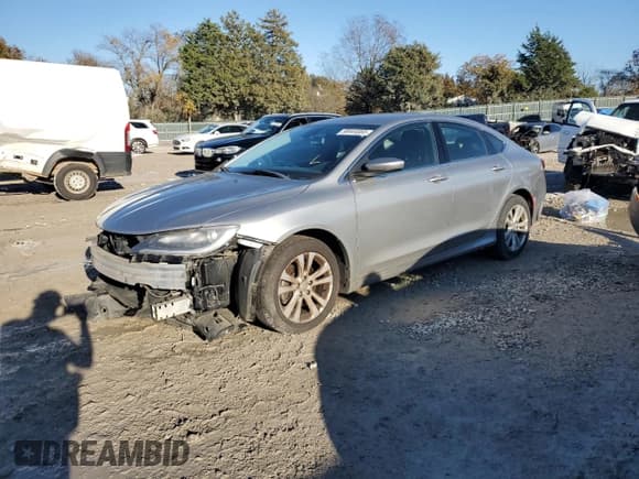 ✅ 2015 Chrysler 200 Limited • VIN: 1C3CCCAB8FN681336 • Lot: 90444955. Wystawiony na Copart z przebiegiem 242 538 mil. Bezpłatny archiwum sprzedaży aukcyjnych z USA i szczegółowy raport historii pojazdu na DreamBid. Zdjęcie 1.