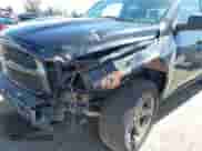 2018 Ram 1500 Tradesman z VIN 1C6RR6FTXJS182966, wystawiony jako IAAI lot #41744144 z przebiegiem 60 714 mil mil oraz . Historia ofert i sprzedaży dostępna na DreamBid. Obrazek 6.