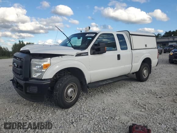 ✅ 2015 Ford F-250 XLT • VIN: 1FT7X2B60FEA46026 • Lot: 70583225. Wystawiony na Copart z przebiegiem 233 005 mil. Bezpłatny archiwum sprzedaży aukcyjnych z USA i szczegółowy raport historii pojazdu na DreamBid. Zdjęcie 1.
