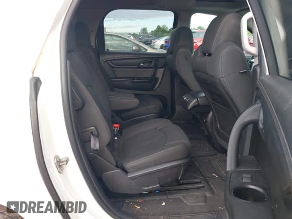 ✅ 2015 GMC Acadia SLE • VIN: 1GKKVPKD1FJ304254 • Lot: 43050523. Listed on IAAI with 183,007 mi. Free auction sales archive from the USA and detailed vehicle history report at DreamBid. Image 8.