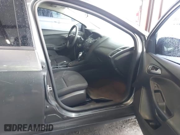 ✅ 2016 Ford Focus SE • VIN: 1FADP3F24GL396505 • Lot: 43552433. Wystawiony na IAAI z przebiegiem 173 871 mil. Bezpłatny archiwum sprzedaży aukcyjnych z USA i szczegółowy raport historii pojazdu na DreamBid. Zdjęcie 5.