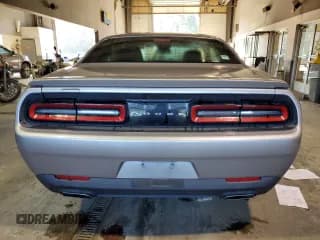 ✅ 2016 Dodge Challenger SXT Plus • VIN: 2C3CDZAG1GH279566 • Lot: 42967124. Wystawiony na Copart z przebiegiem 114 159 mil. Bezpłatny archiwum sprzedaży aukcyjnych z USA i szczegółowy raport historii pojazdu na DreamBid. Zdjęcie 6.