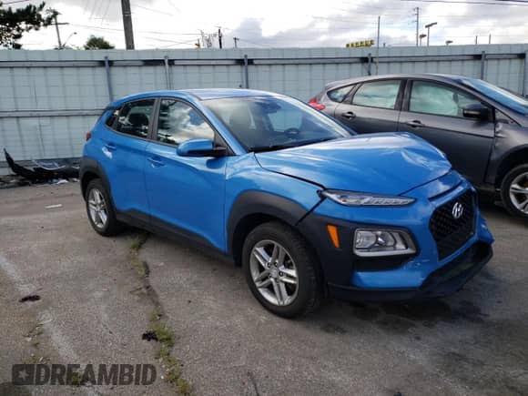 ✅ 2019 Hyundai Kona SE • VIN: KM8K1CAA9KU279115 • Lot: 65712513. Wystawiony na Copart z przebiegiem 62 327 mil mil. Skorzystaj z bezpłatnego archiwum sprzedaży aukcyjnych z USA i zobacz szczegółowy raport historii pojazdu na DreamBid. Zdjęcie 4.