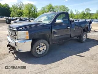 ✅ 2007 Chevrolet Silverado 2500HD Work Truck • VIN: 1GCHK24K77E518740 • Lot: 57477665. Wystawiony na Copart z przebiegiem 128 111 mil. Bezpłatny archiwum sprzedaży aukcyjnych z USA i szczegółowy raport historii pojazdu na DreamBid. Zdjęcie 1.