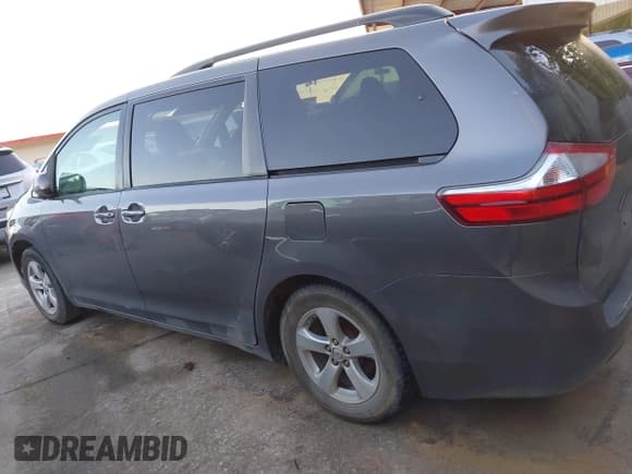✅ 2015 Toyota Sienna LE • VIN: 5TDKK3DC5FS571787 • Лот: 43681411. Опубликован ранее на IAAI с пробегом 225 760 миль. Бесплатный доступ к архиву аукционных продаж из США и подробный отчёт об истории автомобиля на DreamBid. Изображение 14.