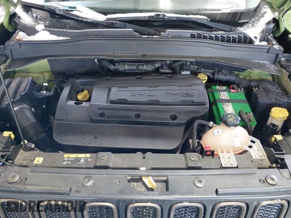 ✅ 2016 Jeep Renegade Latitude • VIN: ZACCJABW0GPC84719 • Lot: 41375338. Wystawiony na IAAI z przebiegiem 90 143 mil. Bezpłatny archiwum sprzedaży aukcyjnych z USA i szczegółowy raport historii pojazdu na DreamBid. Zdjęcie 10.