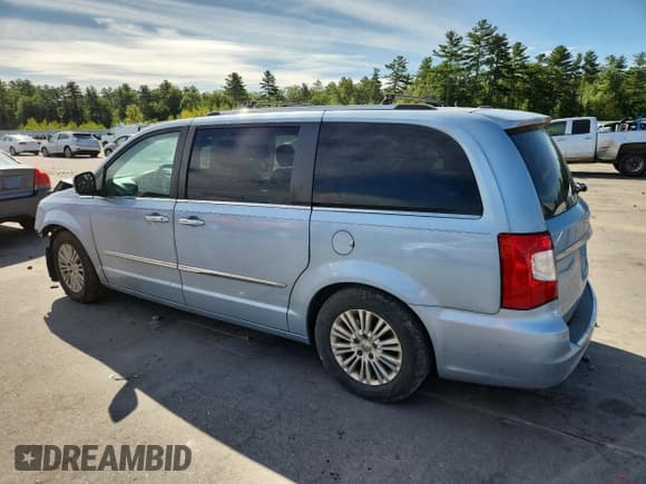 ✅ 2013 Chrysler Town & Country Limited • VIN: 2C4RC1GG9DR589732 • Lot: 70097055. Wystawiony na Copart z przebiegiem 461 098 mil. Bezpłatny archiwum sprzedaży aukcyjnych z USA i szczegółowy raport historii pojazdu na DreamBid. Zdjęcie 2.
