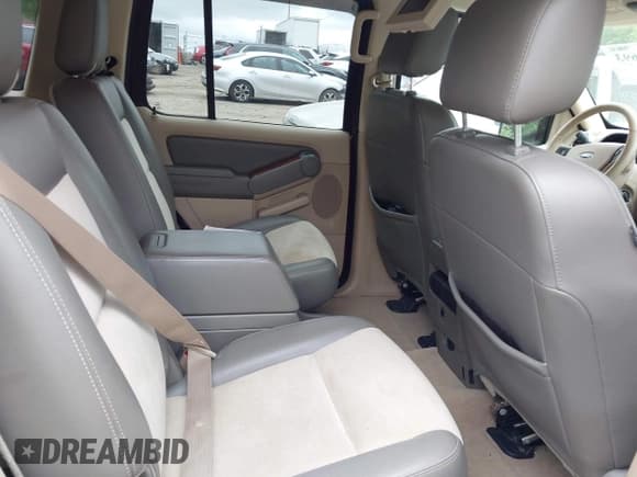 ✅ 2006 Ford Explorer Eddie Bauer • VIN: 1FMEU74876UA81613 • Lot: 42299693. Listed on IAAI with 75,184 mi. Free auction sales archive from the USA and detailed vehicle history report at DreamBid. Image 8.