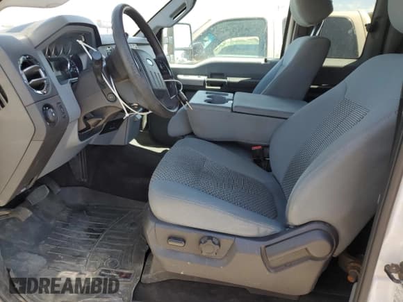 ✅ 2015 Ford F-250 XLT • VIN: 1FT7X2BT5FEC24339 • Lot: 65215185. Wystawiony na Copart z przebiegiem 307 229 mil. Bezpłatny archiwum sprzedaży aukcyjnych z USA i szczegółowy raport historii pojazdu na DreamBid. Zdjęcie 7.